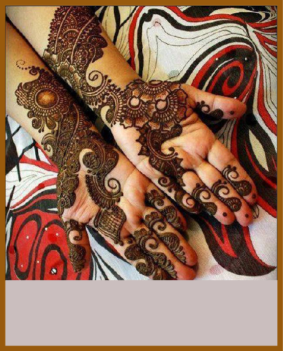Chain Loop Bracelet Style In Stylish Front Hand Mehndi Design